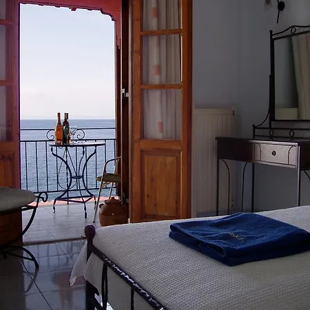 Anniska ホテル カルダミリ